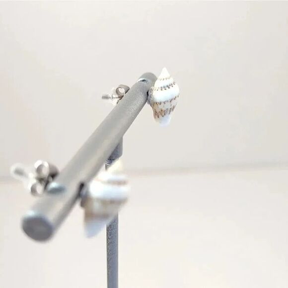 Handmade Seashell Earrings - Picture 5 of 7